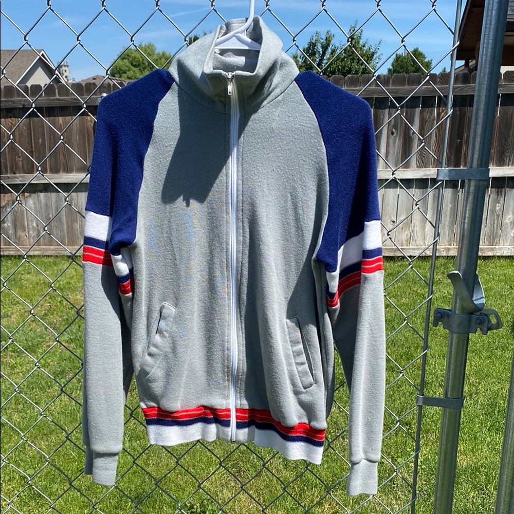 Vintage Men’s Gray and Blue Sweater with Red Accents